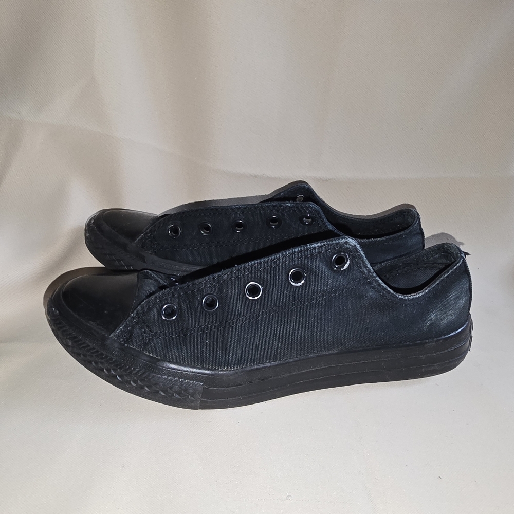 Black Converse All Star low top canvas trainers Youth sz 3 NO LACES